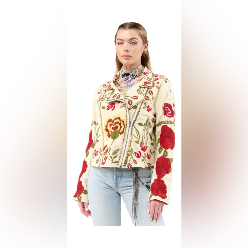 Aratta Carmen Embroidered Denim Motorcycle Jacket – Ivory (Size M)
WithTags